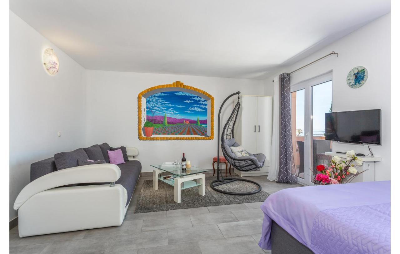Beautiful Apartment In Stara Baska With Wifi Kültér fotó