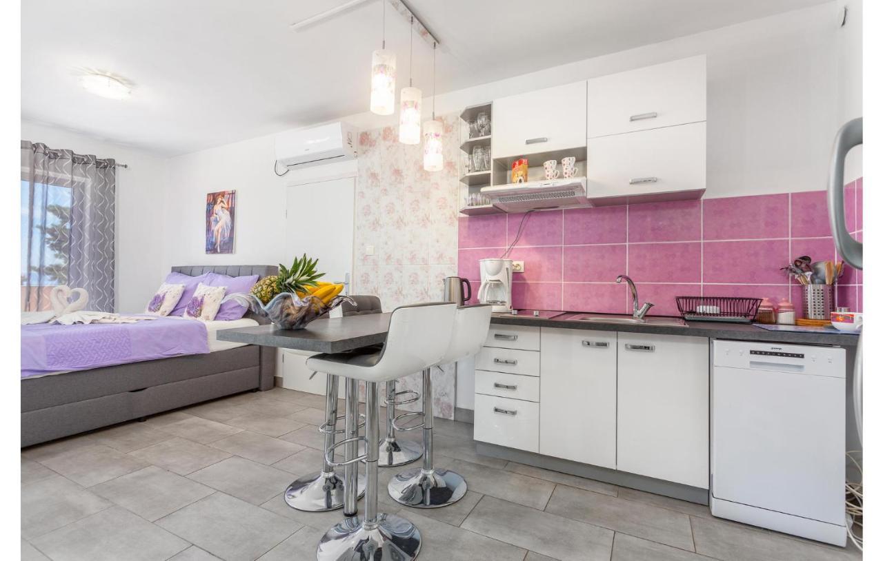 Beautiful Apartment In Stara Baska With Wifi Kültér fotó